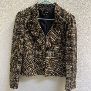 Tweed jacket with ruffle collar